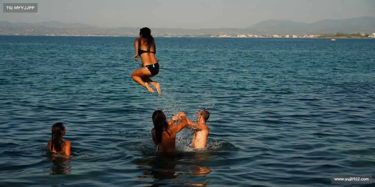 <strong>UED官网</strong>🤼‍♂️摔倒？站起来！这就是体育的精神！